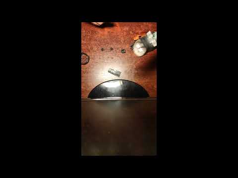 Видео: Фен стайлер gemei gm 4828 ремонт фіксатора головки