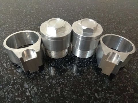 Видео: Установка проставок под клипоны на Honda CBR 1100XX SuperBlackbird