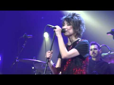 Видео: Земфира — Спасибо (СК «Олимпийский», 3.04.2016)