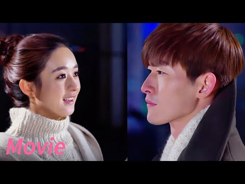 Видео: Боится в темноте 😨， дрожит на лестнице 💔， телефон светится: "Подними голову， я за тобой" 📱✨