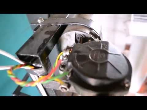 Видео: Самодельный механизм переворота лотков для страусиных яиц в инкубатор