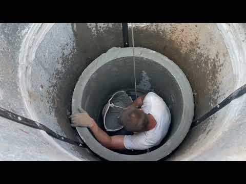 Видео: Углубление колодца в Щелканихе. 5-й колодец в деревне. 