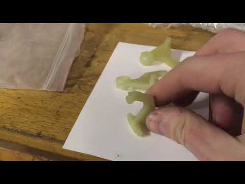 Видео: Не открываются двери снаружи. Причина ? Крючки дверных замков Rover 75.