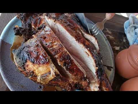 Видео: Запекаем свинину в тандыре😋