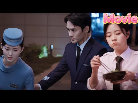 Видео: Дьявольский инструктор провожает стюардессу💥 Пилот злится, ест острое и сквозь слёзы: «Мне всё равно