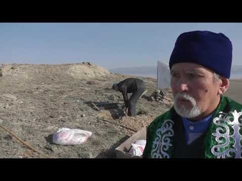 Видео: Ата жолы. Қабанбай батыр және сарбаздарының басына белгі орнату. 2-бөлім.