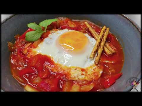 Видео: Шакшука за 2 минуты ⏰ Идея для вкусного завтрака 🍳