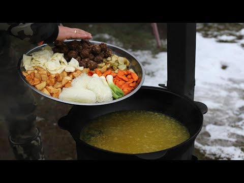Видео: МОНГОЛЬСКИЙ СУП В КАЗАНЕ НА КОСТРЕ