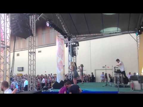 Видео: Серебро - Ми Ми Ми  (Live, ТРЦ "Аура")