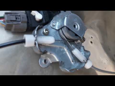 Видео: Ремонт стеклоподъёмника Mitsubishi Lancer 9