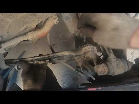 Видео: Toyota. RAV 4 (XA 30). Замена сайлент-блока заднего продольного рычага
