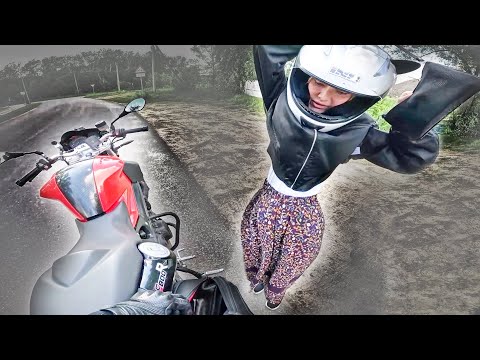 Видео: ПОДКАТИЛ К МИЛФЕ НА МОТОЦИКЛЕ и ИЗМЕНИЛ ЖИЗНЬ