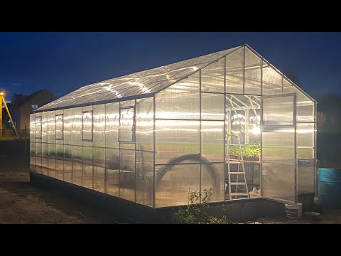 Видео: ТЕПЛИЦА 8 на 4 метра.обзор/нюансы/цена. ТЕПЛИЦА, которую я заслужила!!! #теплица#дача#рассада