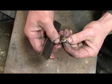 Видео: Клюкарза для ложек. Часть слесарной обработки и заточка.