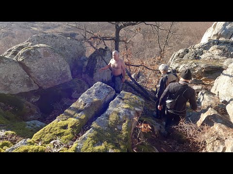 Видео: Мистериозен камък, НЛО и злокобен глас. (епизод 217)