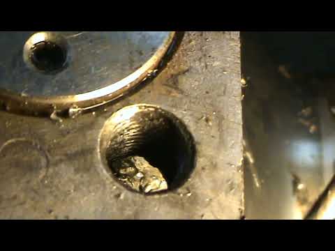 Видео: Ремонт рулевой сошки (оборвало шпильки)