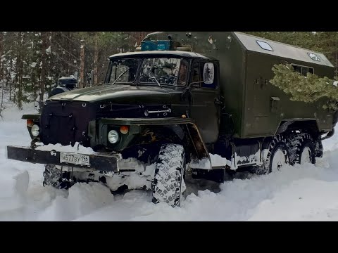 Видео: Пробиваем дорогу после снегопадов на Урале.
