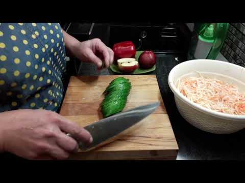 Видео: ВИТАМИННЫЙ САЛАТ.вкусно,быстро и легко!