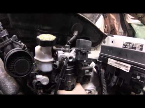 Видео: Kia Sportage Hyundai Tucson CRDi замена топливного фильтра