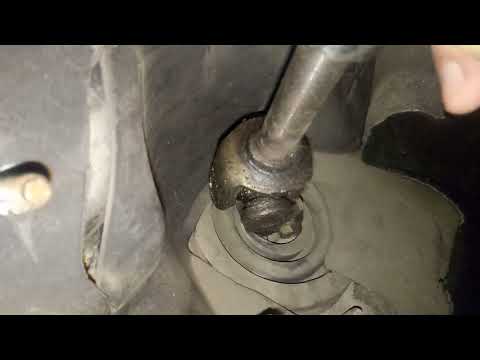 Видео: Что стучит в руле мазда 6 gg, 2002 года.