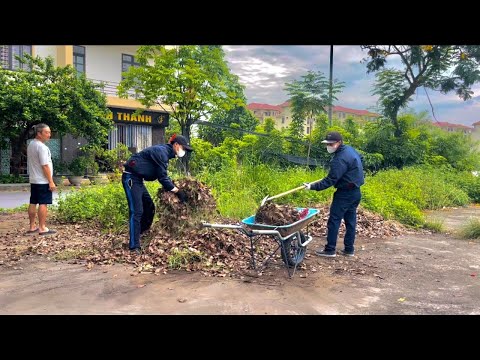 Видео: Помогите соседям убрать слишком много мусора, сухих листьев и густой травы перед домом.