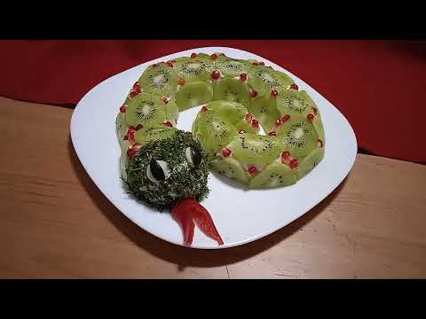 Видео: Салат на Новый Год, Зеленая Змея - символ 2025 года. Праздничный салат Змейка.