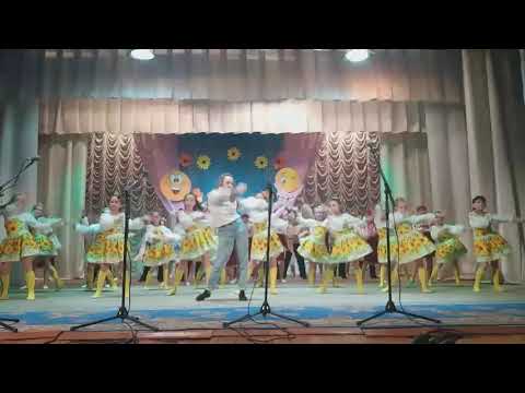 Видео: Флешмоб " Моя сорочка вишиванка'