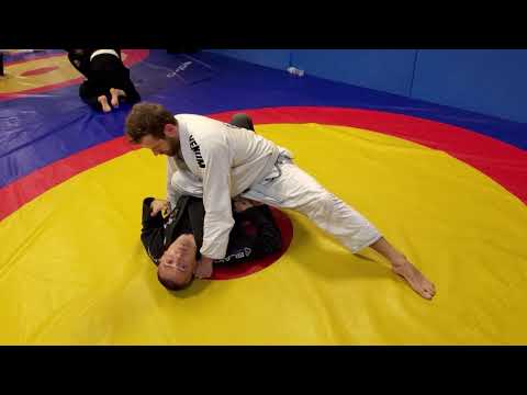 Видео: 4 ухода из Колена на животе в Бразильском Джиу Джитсу - 4 knee on belly escapes in BJJ - BLAKZ Team