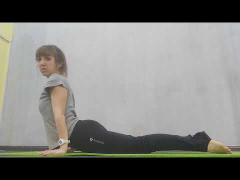 Видео: Собака мордой вверх. Почему болит поясница после йоги?