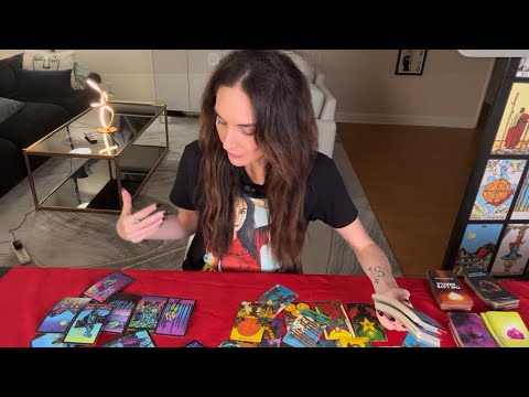 Видео: БЛИЗНЕЦЫ. Обожаю гадать на картах Таро. Что чувствует ваш избранник? Что дальше?