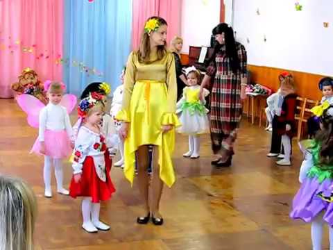 Видео: Для любимой Мамочки мы Заиньки 🐰 (танец "Ласковая песенка")