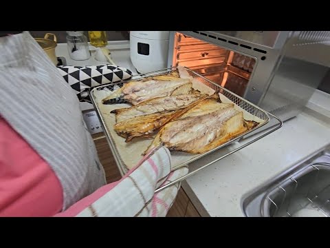 Видео: ДОМАШНИЙ ВЛОГ|ПЕЧЕНАЯ СКУМБРИЯ-ВКУСНЕЕ НЕ БЫВАЕТ