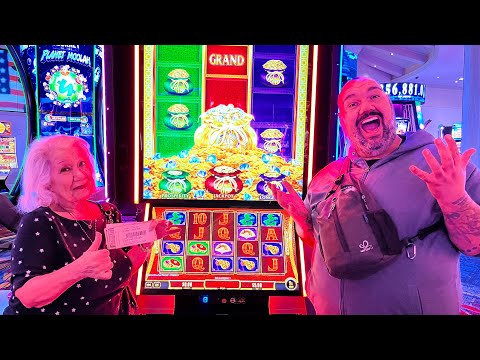 Видео: САМЫЙ ЛУЧШИЙ ПЕРВЫЙ ВРАЩЕНИЕ ВСЕХ ВРЕМЁН!!!!!!! при участии VegasLowRoller