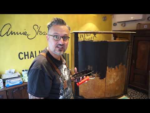 Видео: Как да използваме златен варак с тебеширена боя Ани Слоун