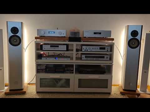 Видео: Сравнение Динаудио Эвок 30 и Акустик Артс классик МК2/  рок композиция от Металлика