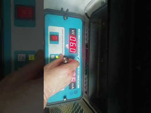 Видео: Испытание диэлектрических перчаток 2!