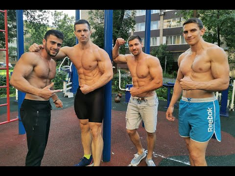Видео: Подтягивания лучших воркаутеров с гирей 32 кг. Золотой стандарт