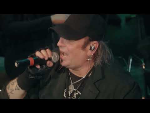 Видео: Артур Беркут и группа Пасаш с Симфоническим оркестром   Победителей не судят