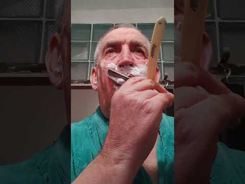 Видео: 12.12.2021г.Бръснене с бръснач Bonsa