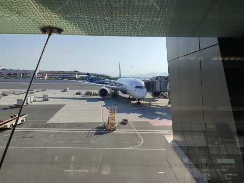 Видео: #1_Филиппины 2024. Перелет из Москвы в Манилу а/к Oman air, заселение в отель Seda Residence 4*.