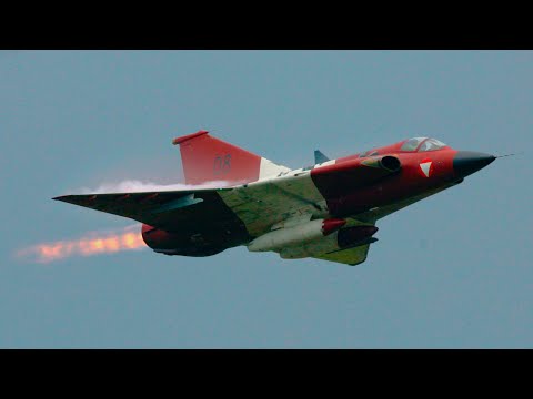 Видео: Неукротимый Saab J35 Draken:двойное крыло истребителя, превратившее аварию в легенду |Авиация Швеции