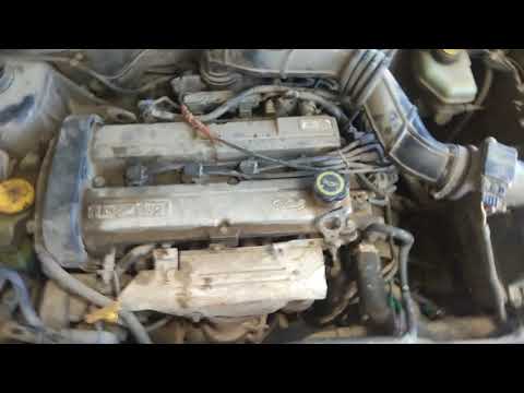 Видео: Троит Ford Escort, ошибок нет, дует шланги