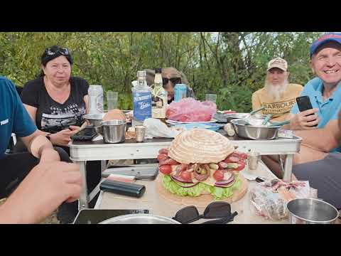 Видео: ДЕНЬ РОЖДЕНИЯ на ПРИРОДЕ: рыбалка, огромный бургер, бограч... ЛАБУБУ?!🎣🪁🍔🤿🫕🍲🍻 HAPPY BIRTHDAY!🎁🎈✨️🎊🎉