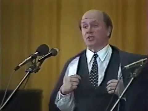 Видео: Театр "Четвертая стена" - Человек с рублем.