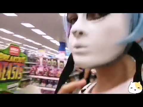 Видео: |ШОК, ДВА САЛЛА ГУЛЯЮТ ПО ТЦ| косплей на Sally Fase 💙