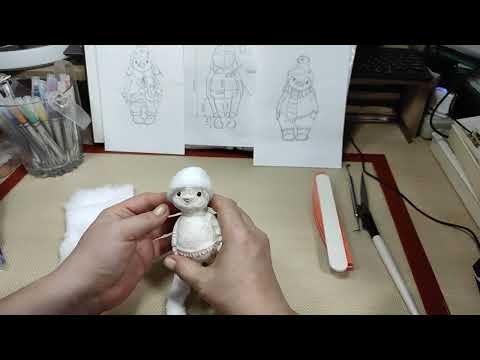 Видео: 🐧🐧Ватная игрушка ПИНГВИНЧИКИ.    Урок 7 .  Делаем шапочку, шарфик и сапоги.