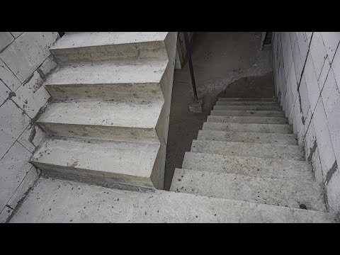 Видео: Классическия монолитная лестница с площадкой