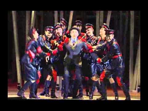 Видео: Фрагмент Мюзикла 12 стульев - ГПУ