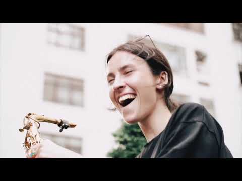 Видео: Счастливые Люди - Love is (Это все любовь) (Live)