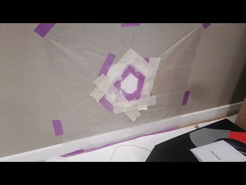 Видео: Как заделать большую дырку в обоях. Как заклеить дыру в обоях чтобы ничего не было видно.